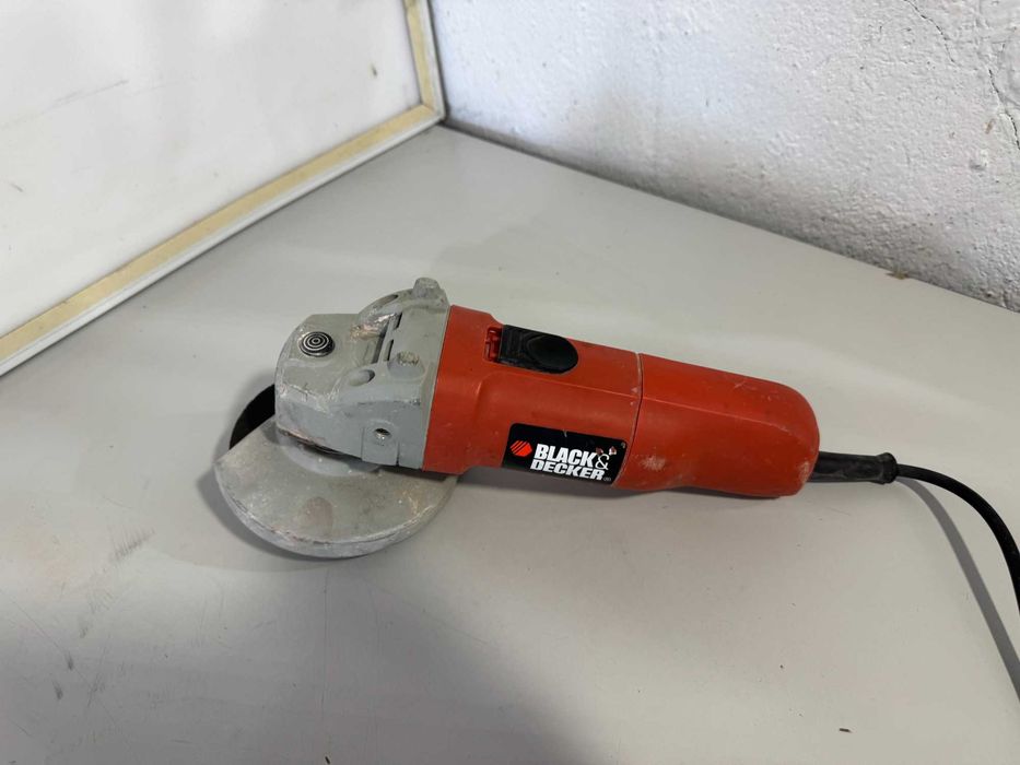 Ъглошлайф - B/D 900 W / 115 mm