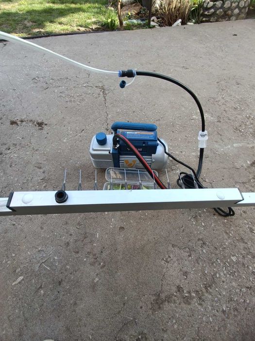 Продавам вакуумна ръчна сеялка за семена