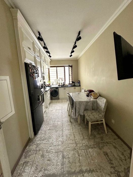 Dream House Продается 3 комнатная квартира ремонт 8-роддом, Глинка