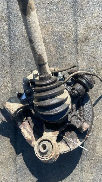 fuzeta stanga dreapta spate mitsubishi pajero 3.2 did