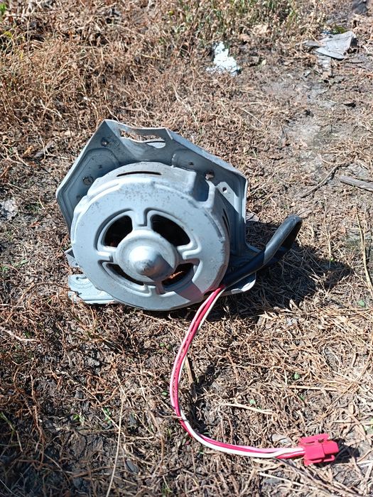 2 двигателя рабочих от стиральной машины