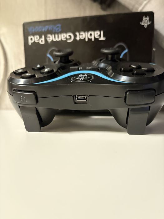 Controller Bluetooth NOU în Cutie – Compatibil Telefon / PC / iPhone | Ideal pentru Android