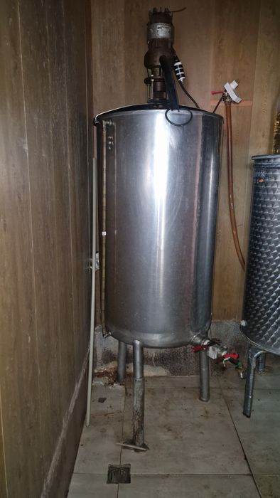 НЕръждаем съд за сироп