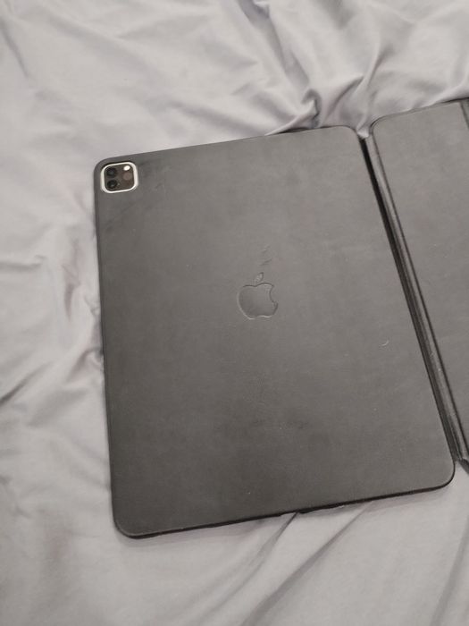 Продам IPad Pro 12.9-inch (6th Generation)