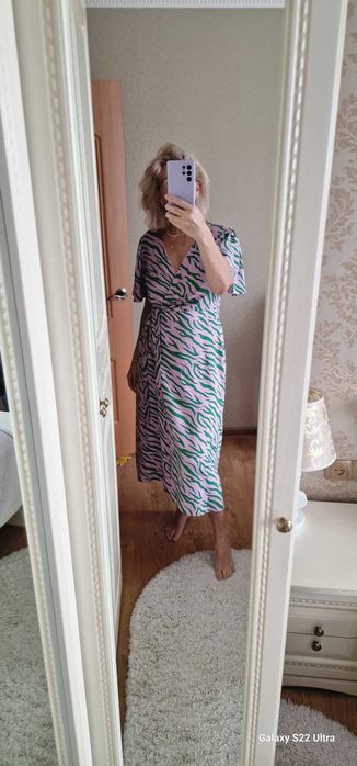 Нарядное платье р 44