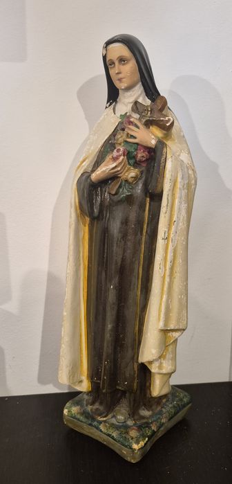 Statuetă catolică veche Sfânta Tereza de Lisieux, din ipsos, de la începutul secolului al XX-lea