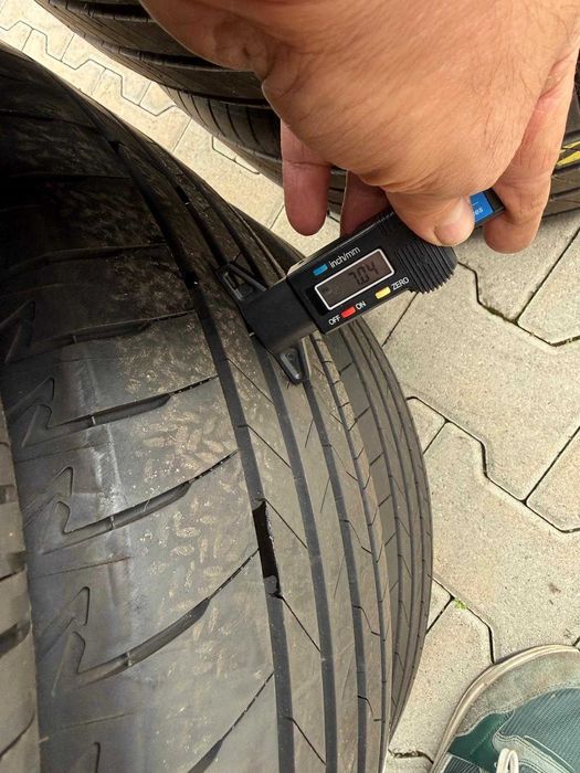 235 50 R20 vara, Bridgestone