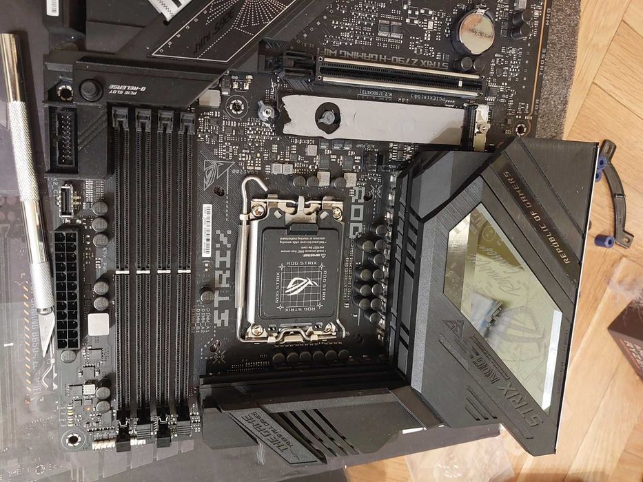 Asus Rog Strix Z790-H Gaming Wi-Fi DDR5