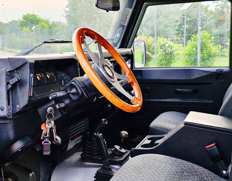 Land Rover Defender 2006 diesel, 21.454 € — imagine 2