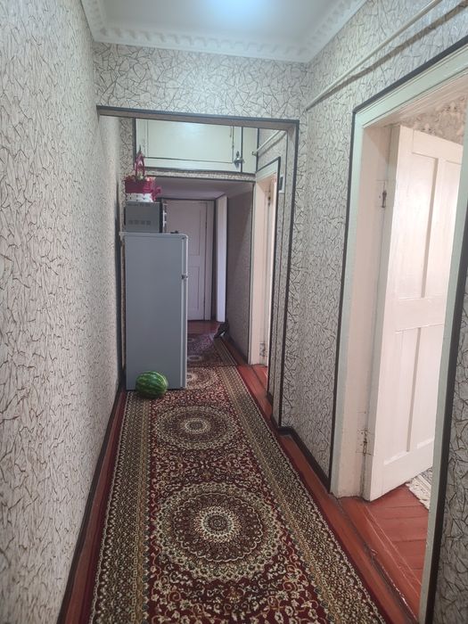 Уй сотилади 3 хона 62 кв/метр, Ломоносов мактабини олдида, келишилади