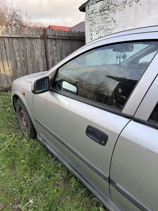 Opel astra…………….