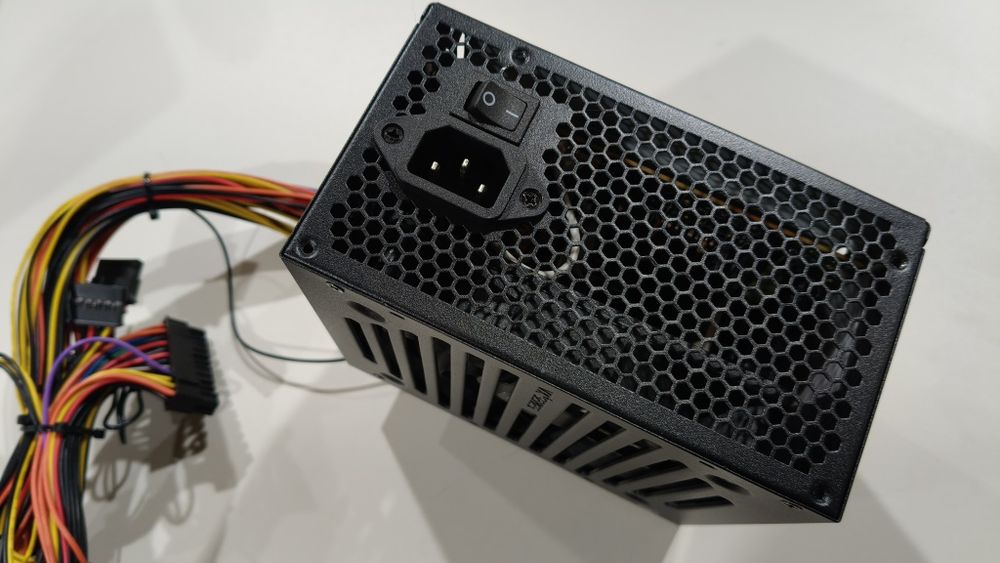 Sursa AeroCool VX PLUS 550