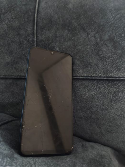 продаю Huawei P30 Lite с минусом