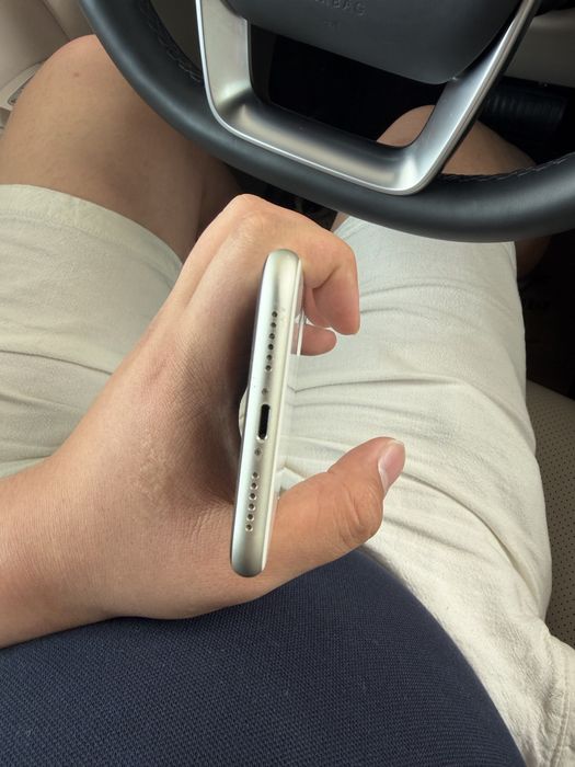 Продам IPhone 11