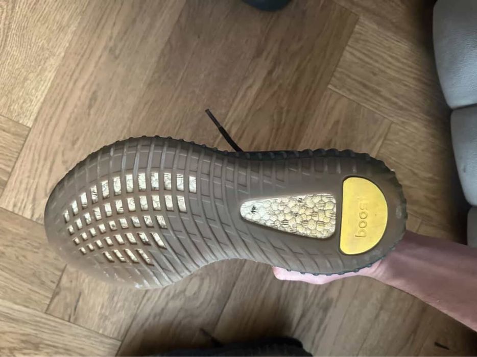 Yeezy 350 v2 cinder
