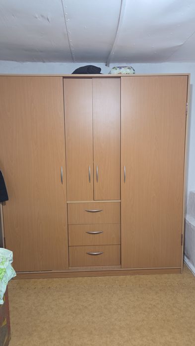 Шкаф большой 10 000