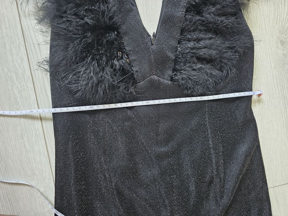 Rochie cu pene neagra