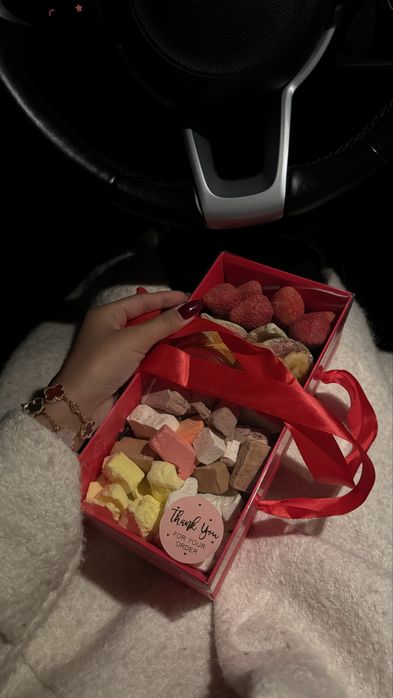 Сублимированное мороженое и фрукты