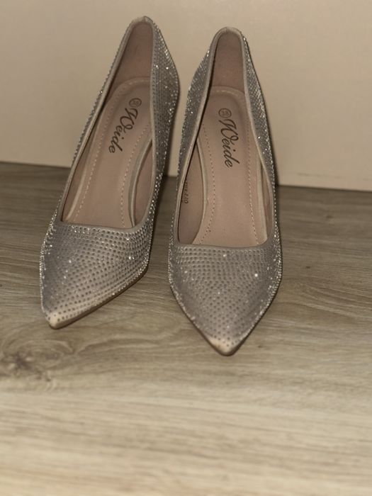 Токчета с камъни