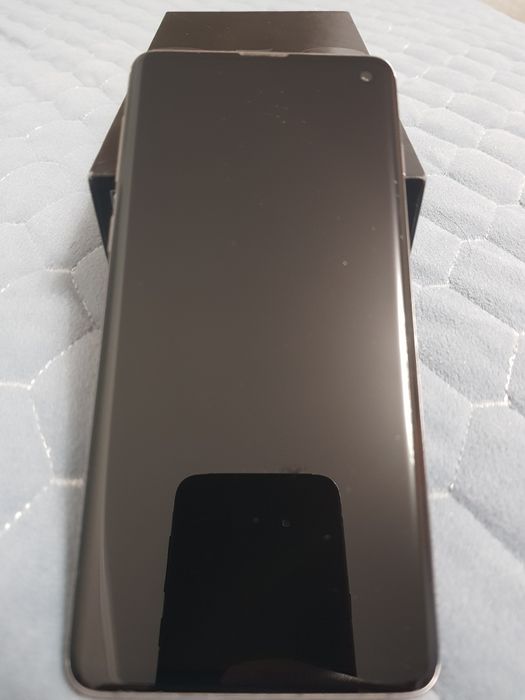 Продам телефон S10