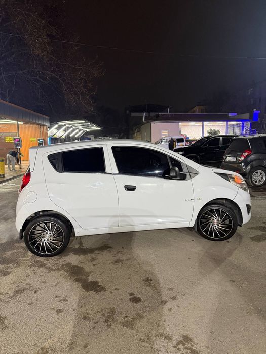 Spark 1.25 sotiladi xolati yaxshi 2013 yil 410.000 yurgan