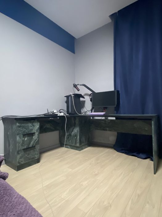 Стол компьютерный, Г-образный