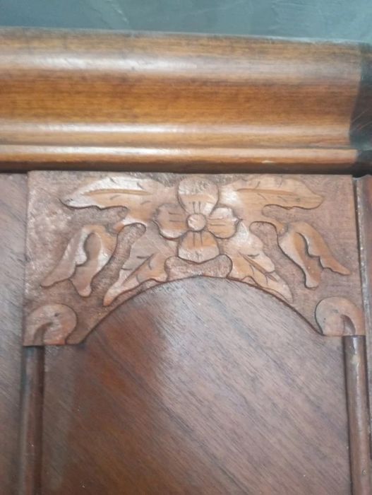 Антикварный коллекционный шкаф для белья начала 60-х годов тг