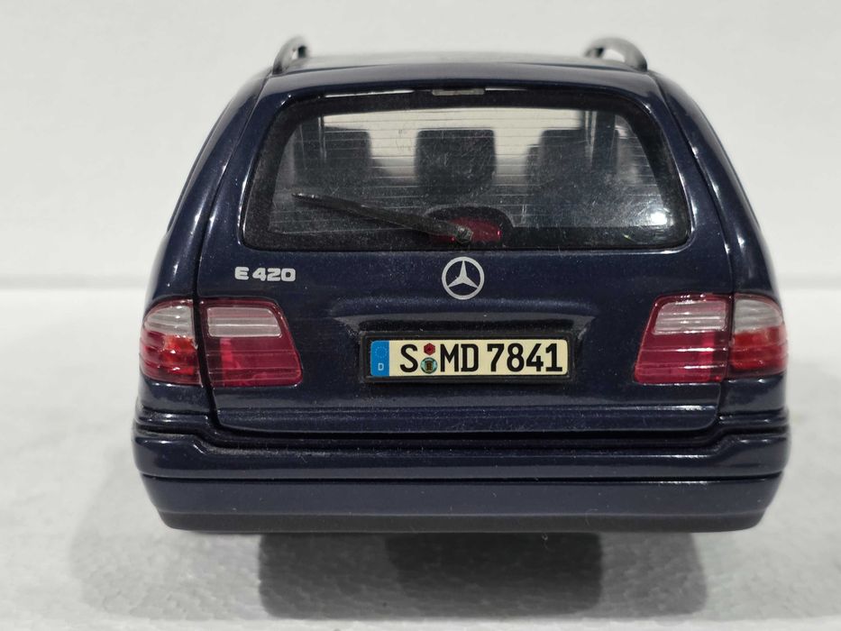 Macheta Auto 1/18 Anson Mercedes E Class E420 Break