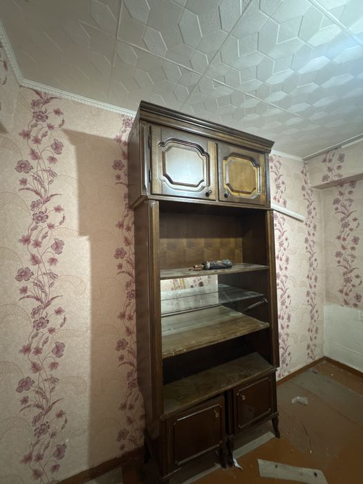 отдам даром шкаф и ковры