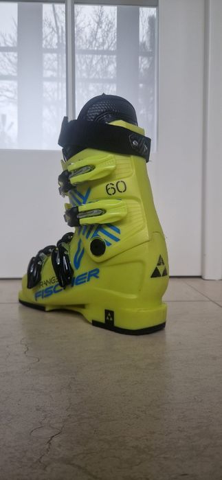 Clapari copii Fischer Ranger 60 JR  - marime 22.5. Conditie buna.