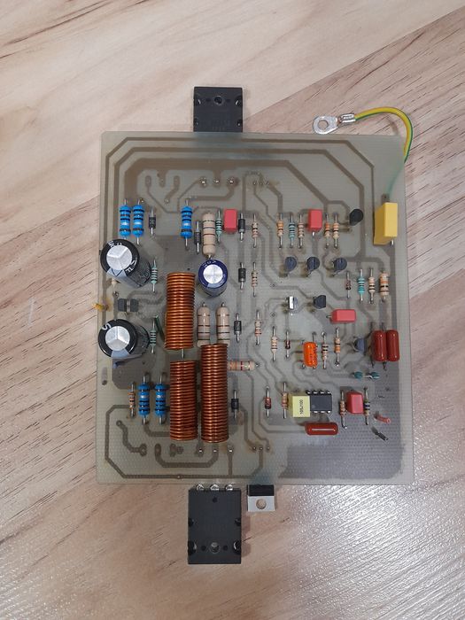 Усилвател QUAD 909