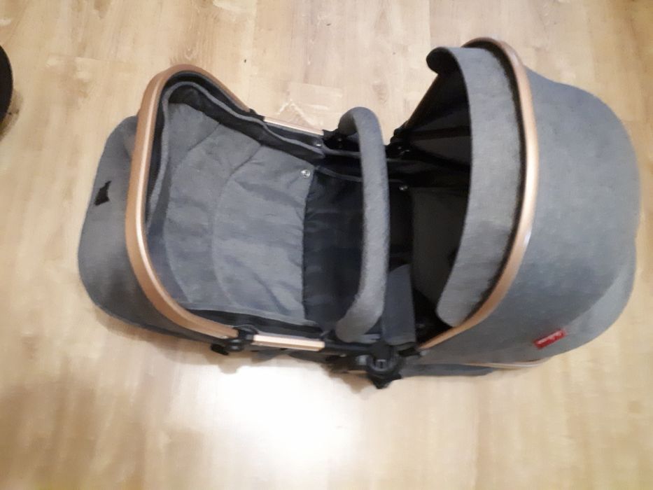 Коляска для новорожденных