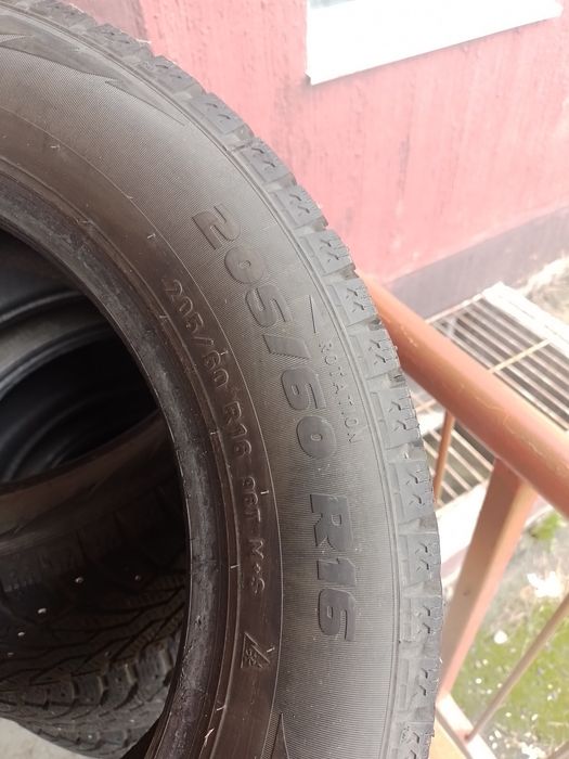 Продам б/у зимнию резину R16