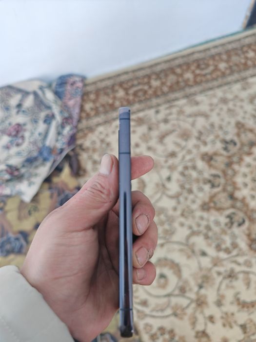 Срочно продам Samsung S22 8/256gb