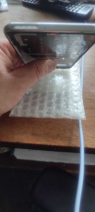 Продавам чисто нова рамка за дисплей за Huawei p30 lite