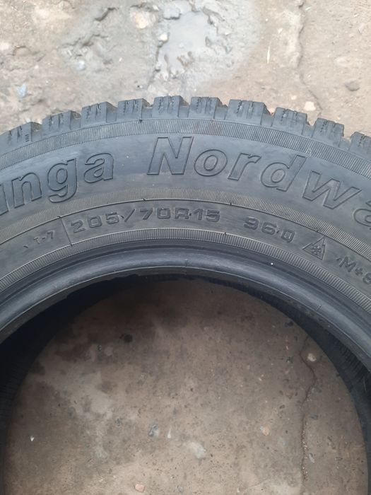 Шины зимные 205/70/15