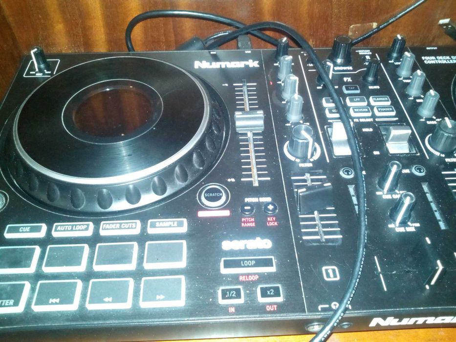 Numark mixtrack platinum fx контролер