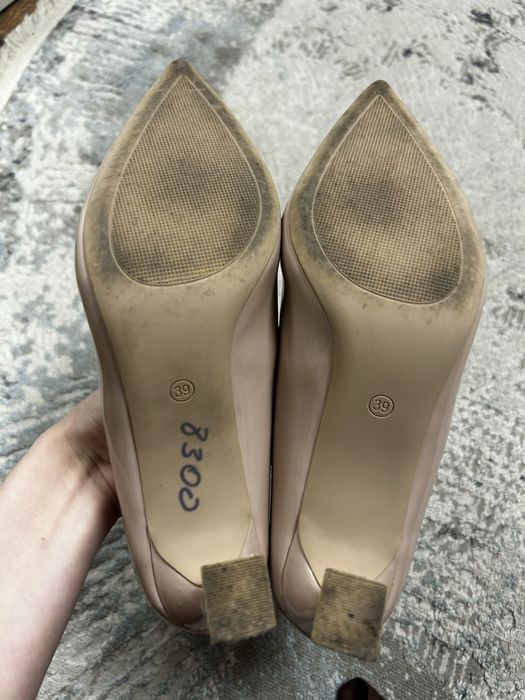 продам женские туфли 39