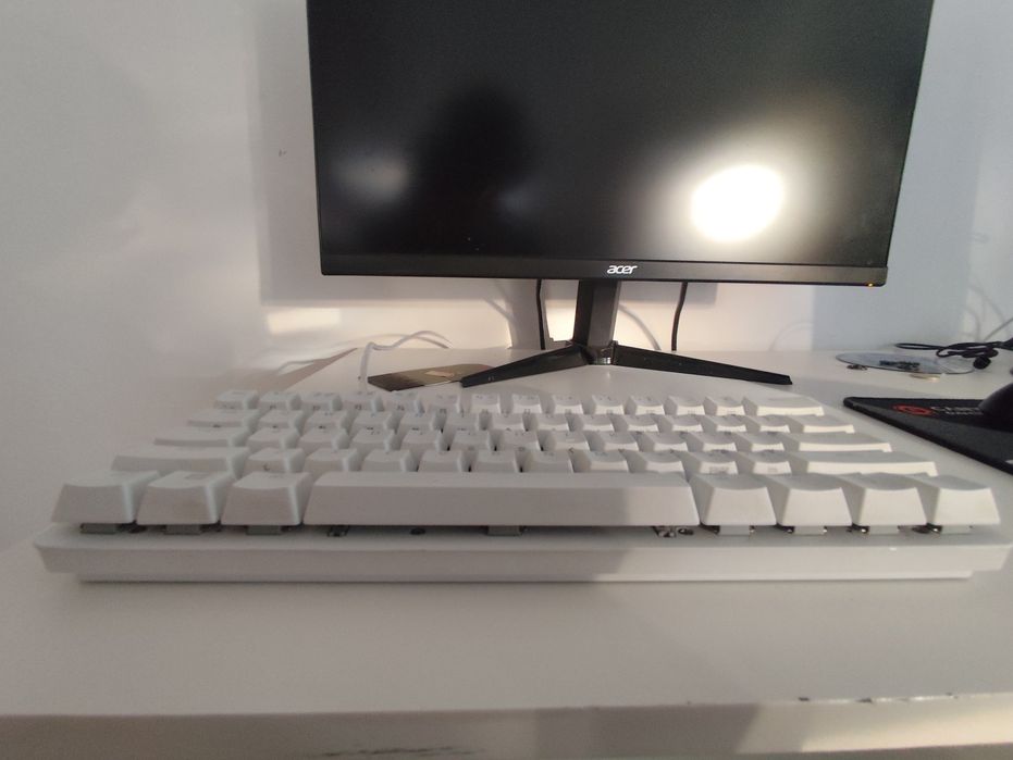 Razer huntsmant mini бяла