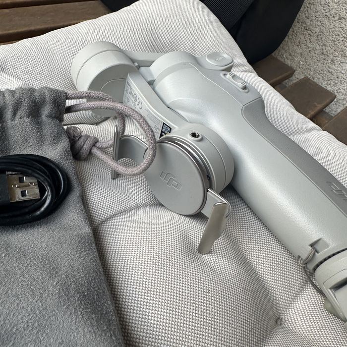 Dji OM4 гимбал за телефон