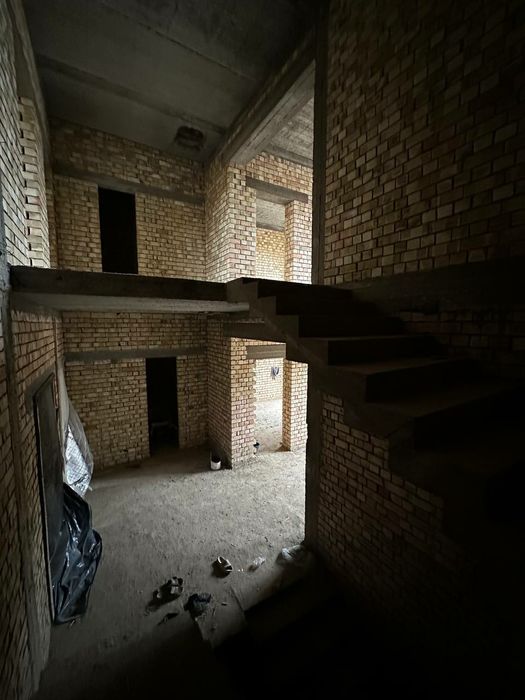 Мехнат 3,5 сот 6 хона , 4 та санузел, тулик подвол