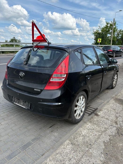 Dezmembrez Hyundai i30 1.6 CRDI