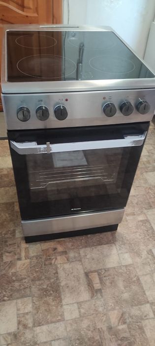 Продам электро плиту hansa