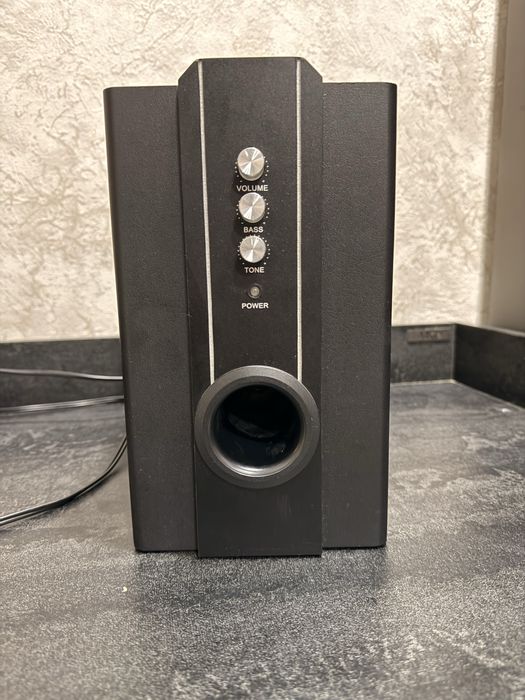 SVEN AS SPS-820 (sabvufer alo, kolonkalar ishlamaydi)