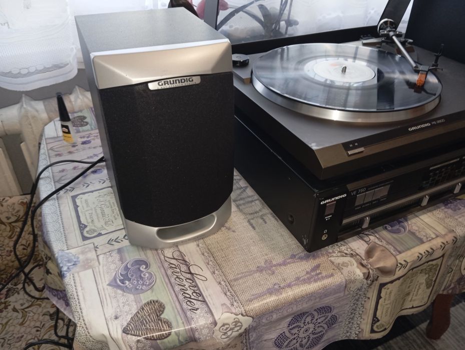Комплект Grundig грамофон PS 2600 Усилвател VE750,тонколони UMS 12