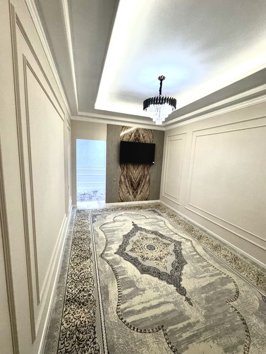 Новостройка дом сотилади 3/7/8  90 квадрат мехнат пости олдида