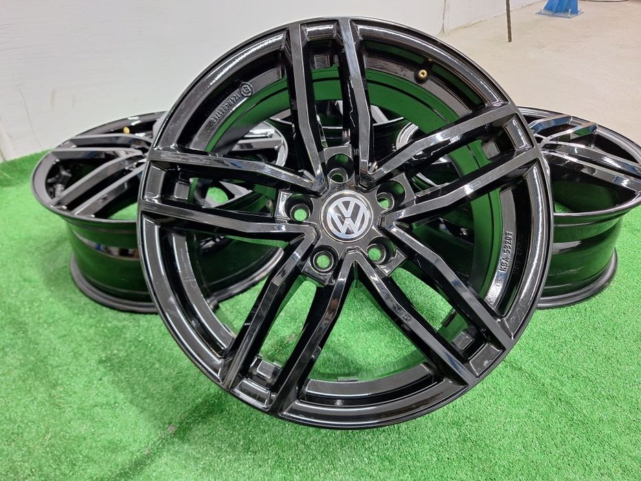 Фолскваген,Шкода-17цола-5/112-ЕТ-45:Ж-7,5 DEZENT "