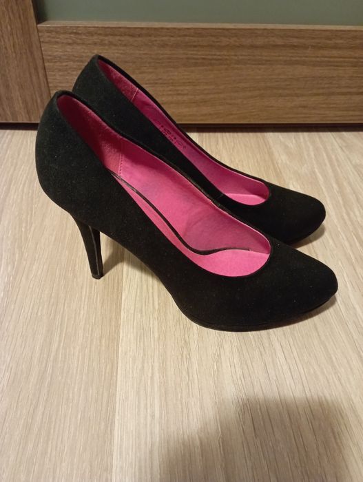 Pantofi negri cu toc Deichmann