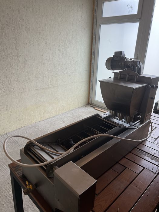 Masina automata de gogosi