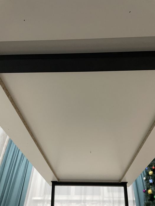 Продам белый стол